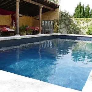 mas-du-puits-damour.fr-provencehotel.com/